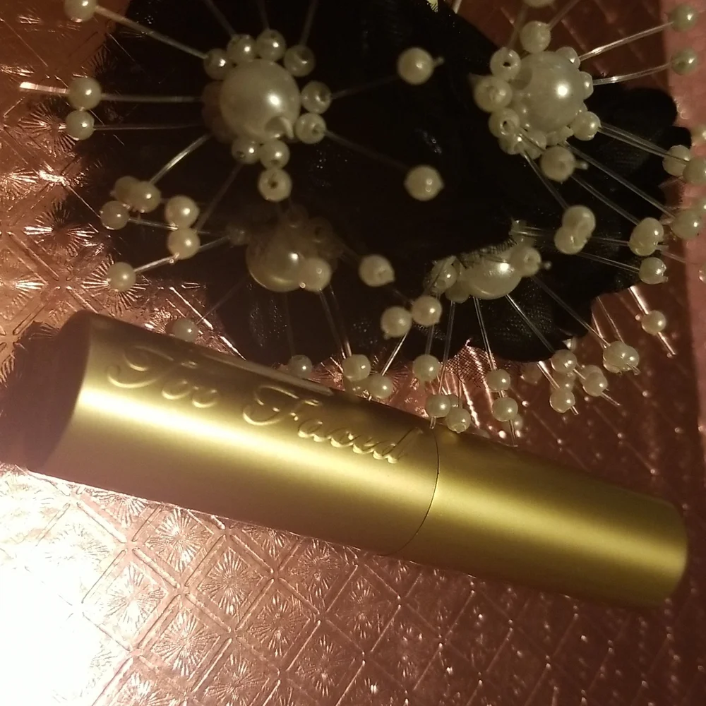 ❇️🧚‍♀️90210hhh Too Faced DISCONTINUED La Creme Lipstick NWOBOX